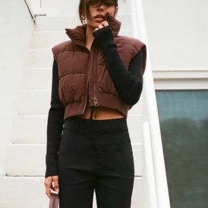 Cropped puffer Vest